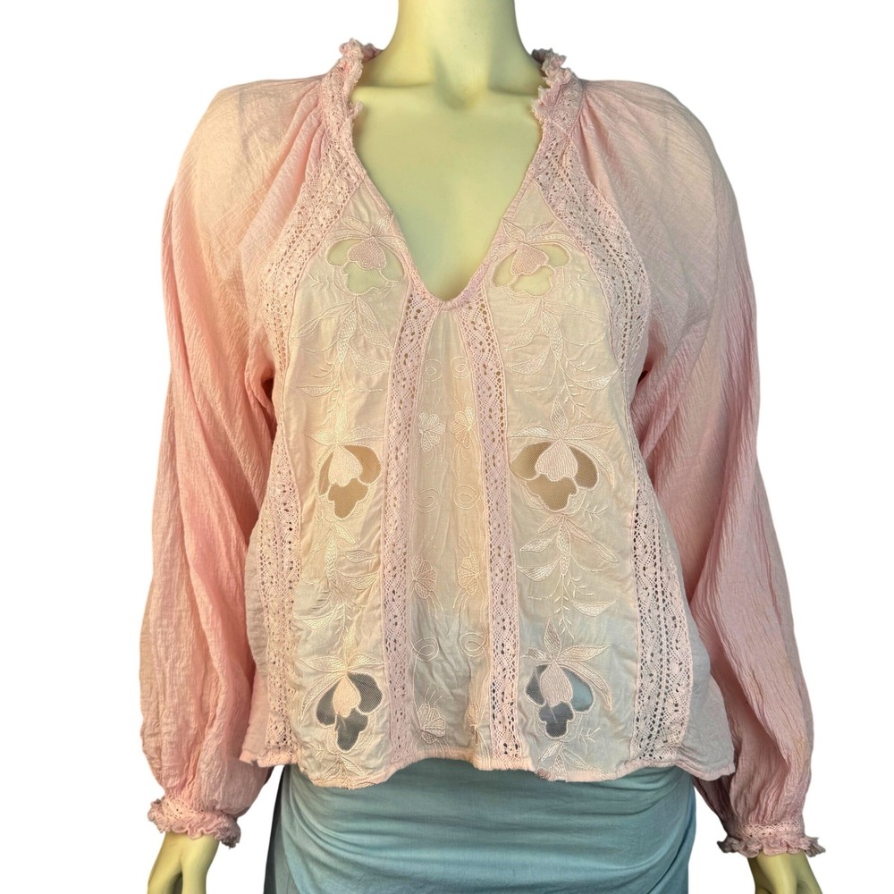 Free People Size Medium Blush Embroidered Peasant Blouse Lace Trim Floral Cutout